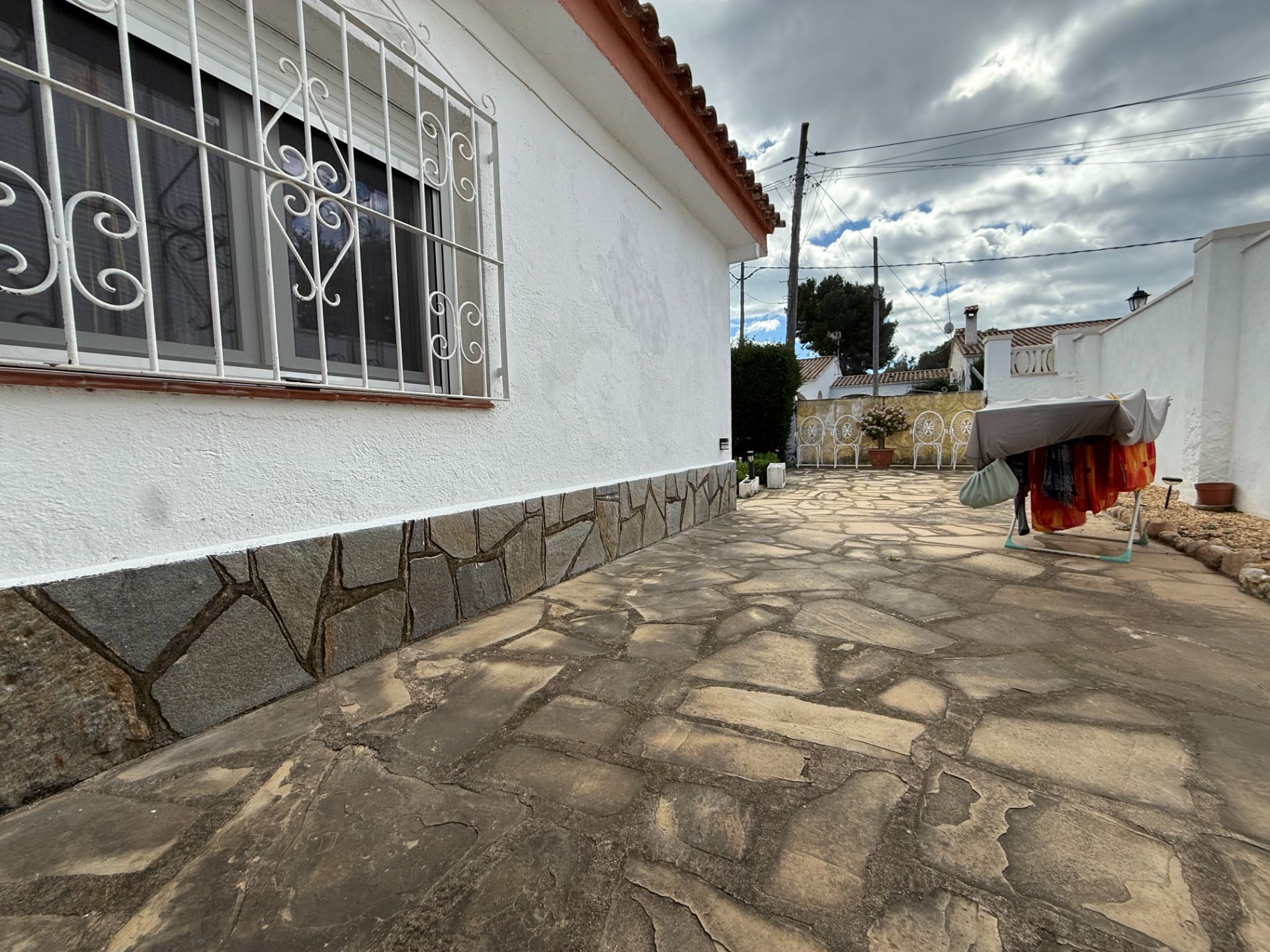 **Bonita casa unifamiliar en Venta en una Ubicación Tranquila** - Image 10