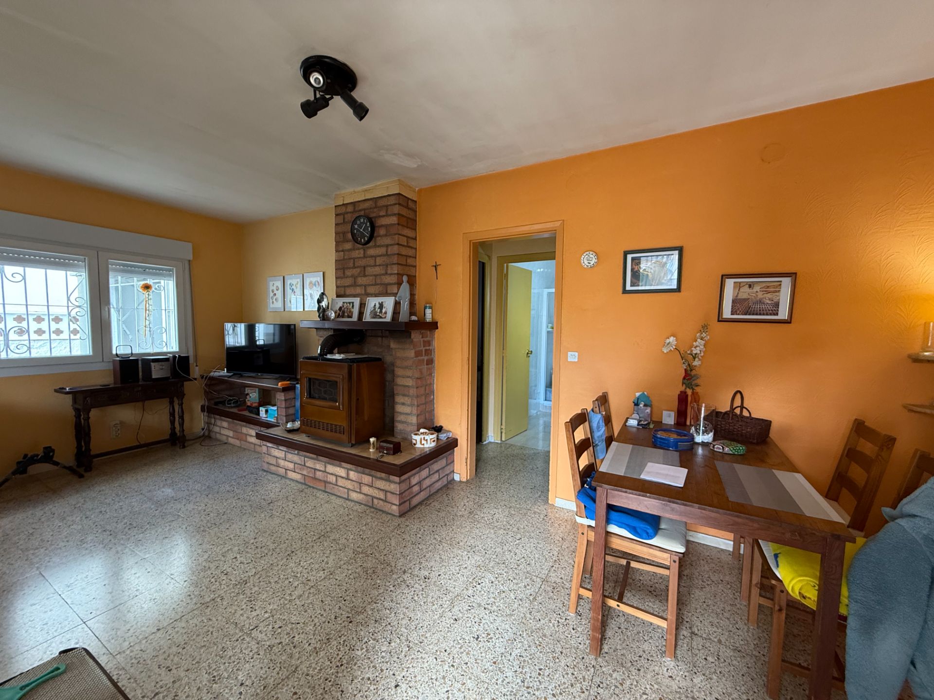 **Bonita casa unifamiliar en Venta en una Ubicación Tranquila** - Image 23