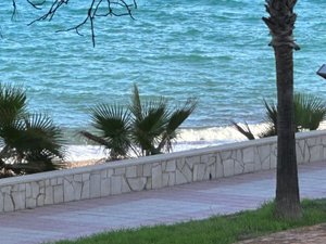 **Piso en Primera Línea de Playa - ¡Tu Refugio Ideal! ** - Image 1