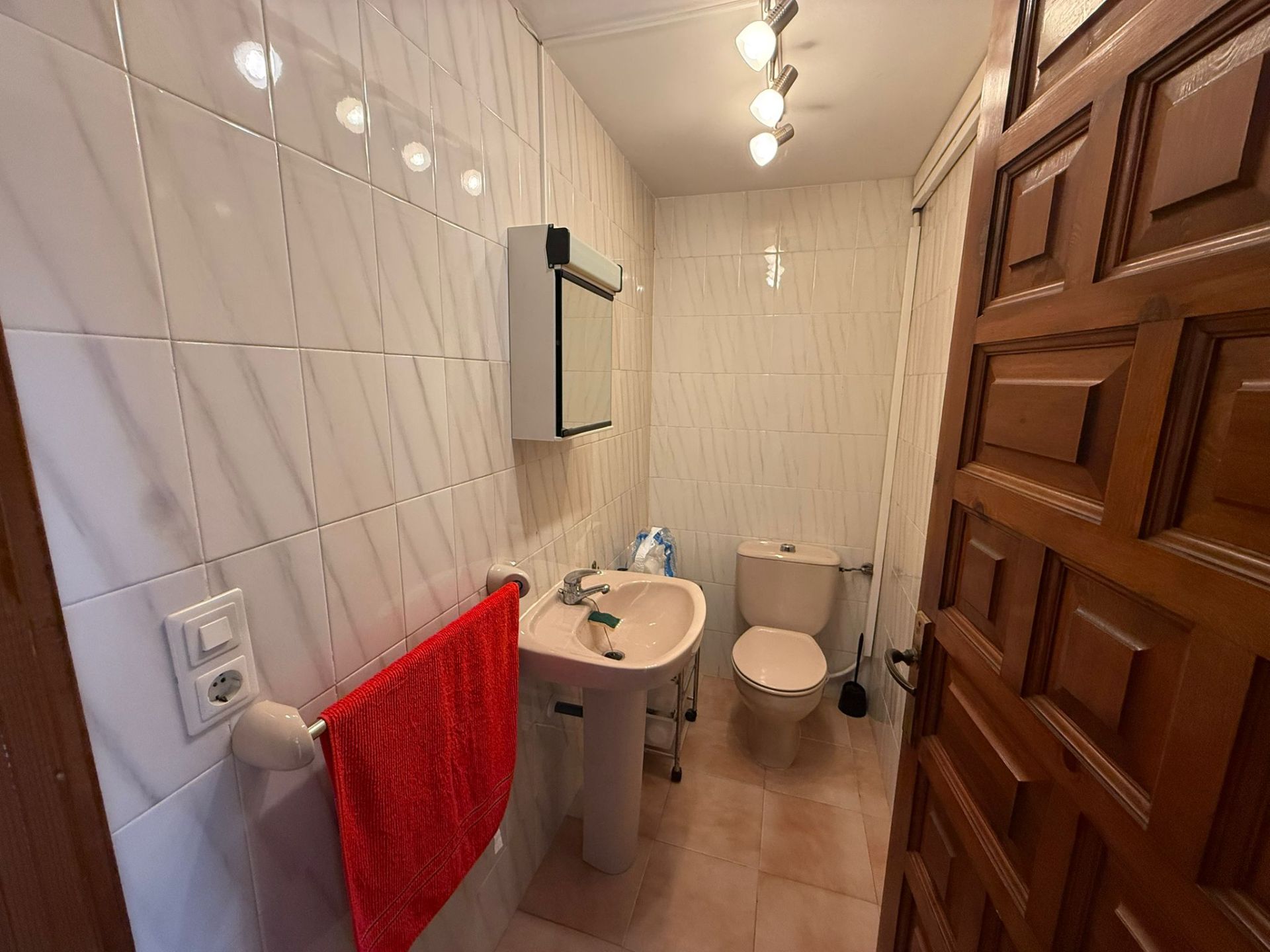 **Piso en Primera Línea de Playa - ¡Tu Refugio Ideal! ** - Image 16