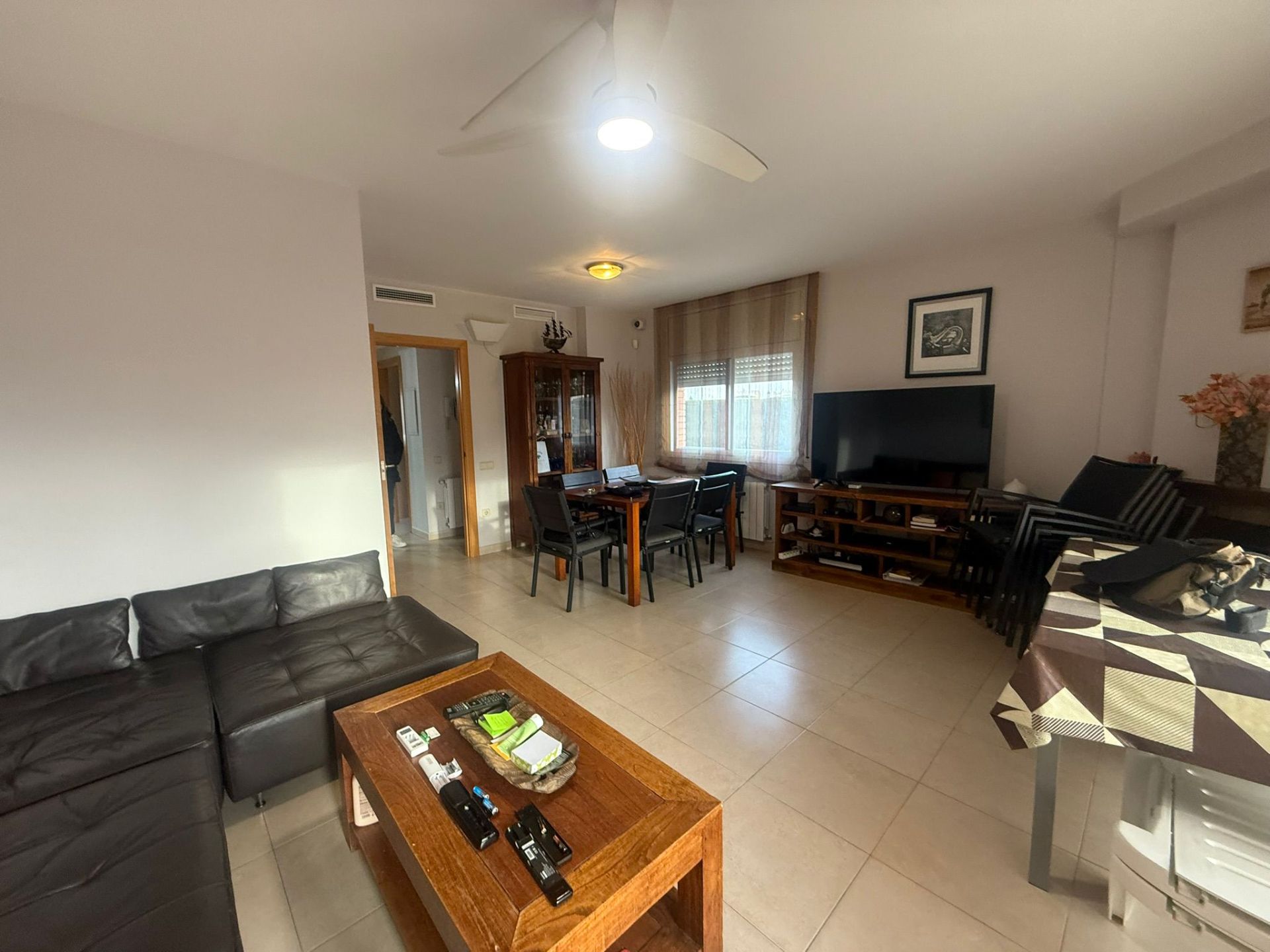 ¡Descubre tu nuevo hogar en Pino - Alto! Este chalet seminuevo, situado a solo 200 metros de la hermosa Playa Cristal, es el refugio perfecto para disfrutar del sol y la tranquilidad.  - Image 10