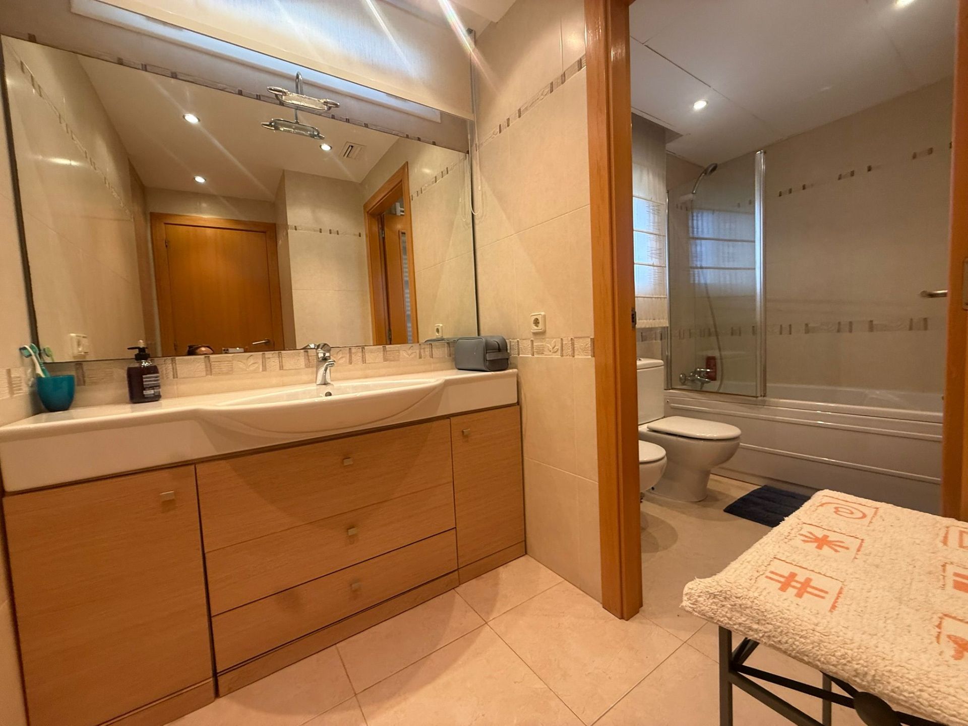 ¡Descubre tu nuevo hogar en Pino - Alto! Este chalet seminuevo, situado a solo 200 metros de la hermosa Playa Cristal, es el refugio perfecto para disfrutar del sol y la tranquilidad.  - Image 27