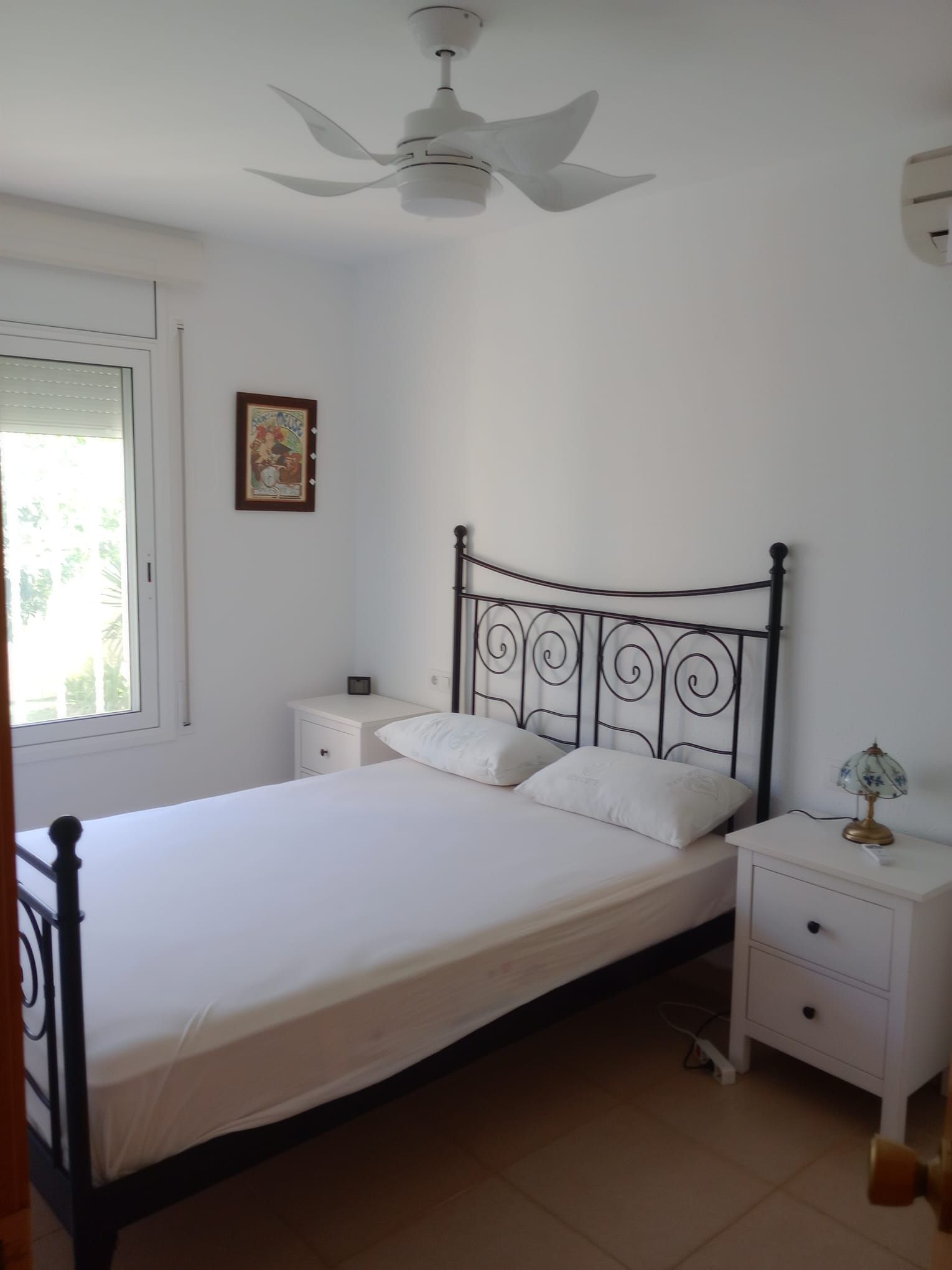 ¡Descubre tu nuevo hogar en este espectacular piso en planta baja, completamente reformado y ubicado a solo 100 metros de la playa en Cambrils - Image 8