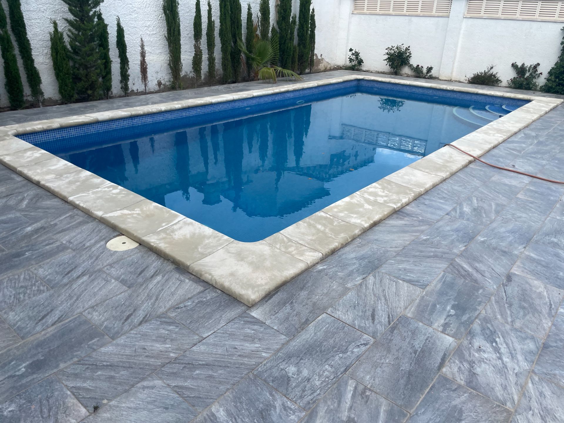 Preciosa y recien reformada casa en pleno centro con piscina privada - Image 6