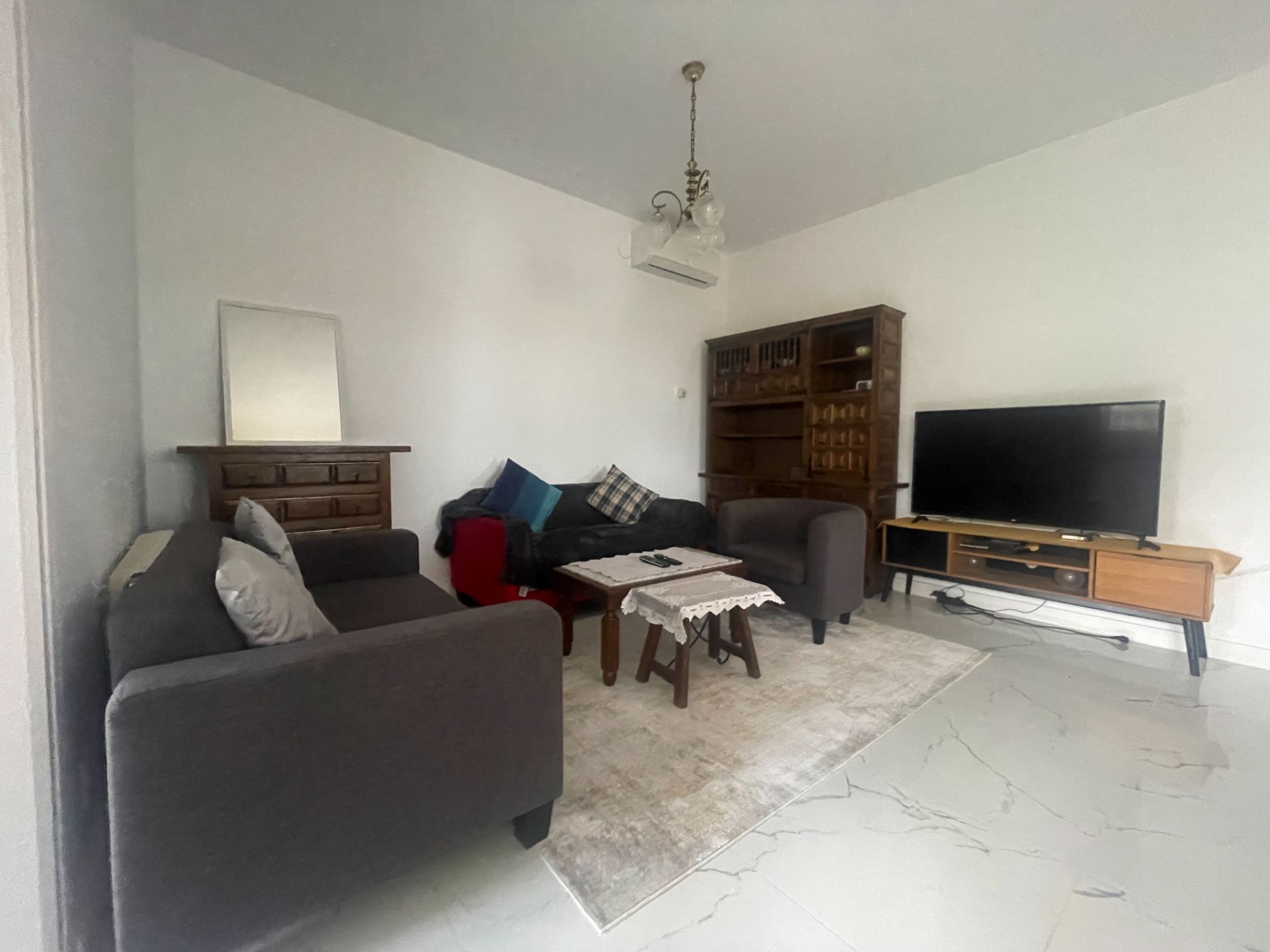 Preciosa y recien reformada casa en pleno centro con piscina privada - Image 12