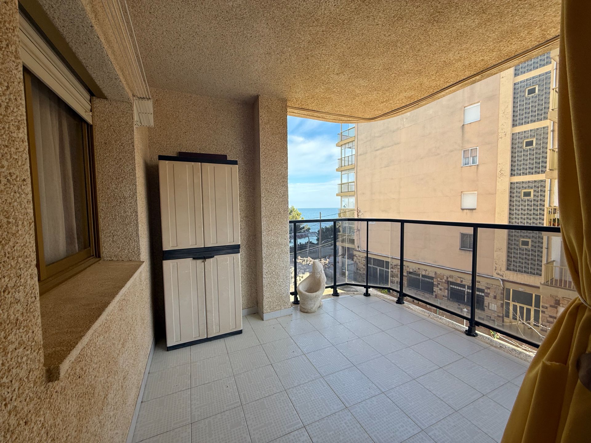 Apartamento co vistas al mar desde una ubicación privilegiada en Miami Playa - Image 4