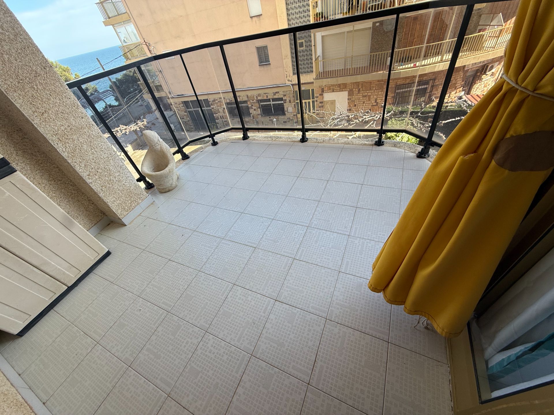 Apartamento co vistas al mar desde una ubicación privilegiada en Miami Playa - Image 5