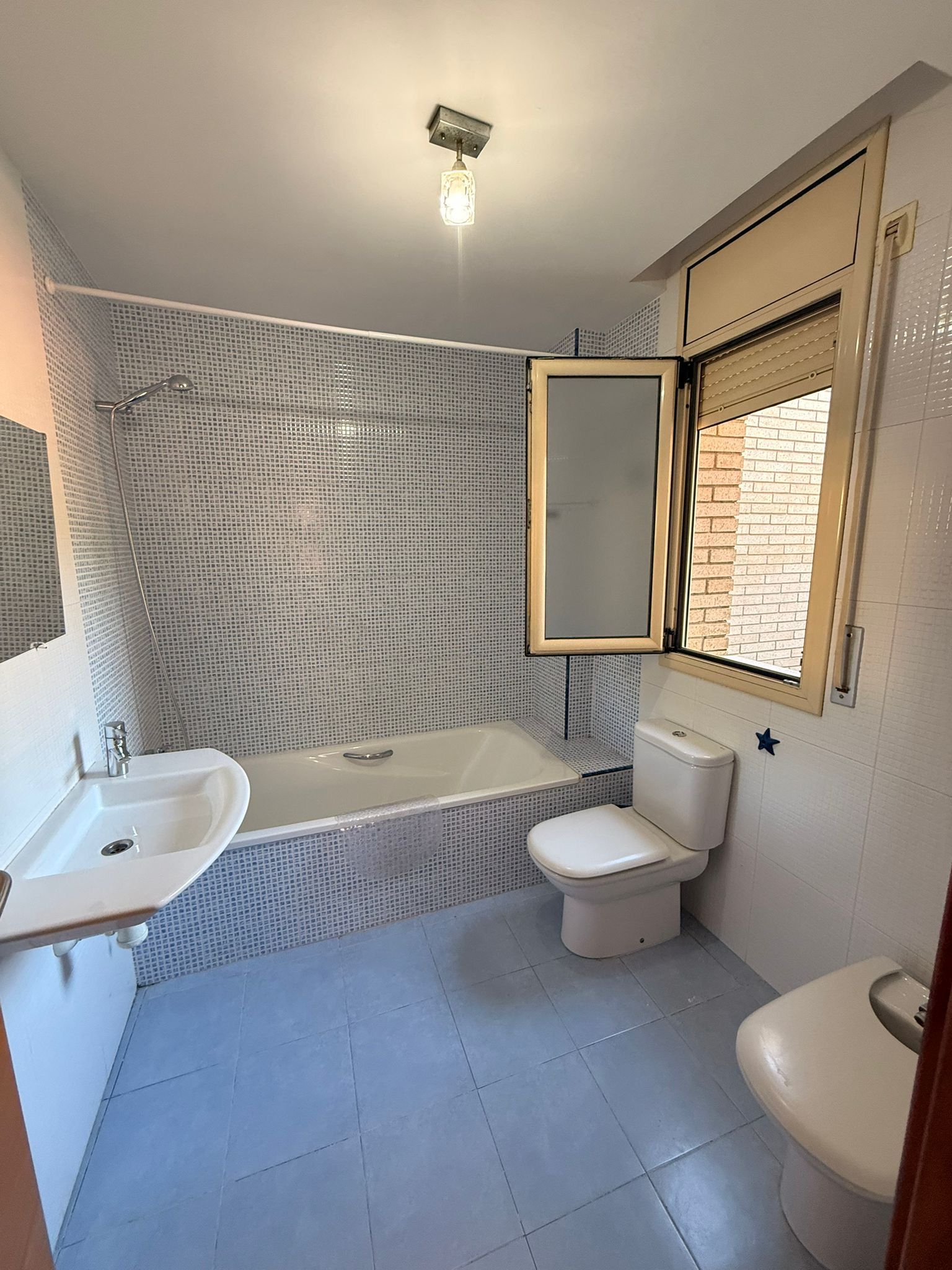 ¡Increible adosado en pleno centro de Miami Playa! - Image 25