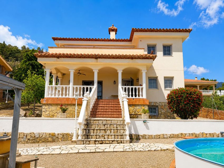 ++ Chalet en venta en Santa Marina, Pratdip ++ - Image 3