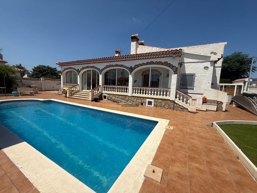 ++ Casa o chalet independiente en venta en Centro ++ - Image 1